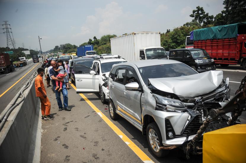 Kecelakaan Beruntun di Tol Jakarta 2026, Enam Kendaraan Terlibat